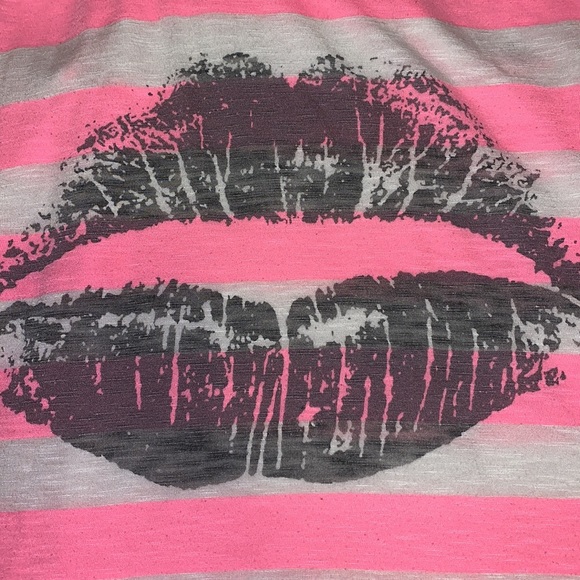 Pink Lips Tanktop - Like New - Picture 3 of 6